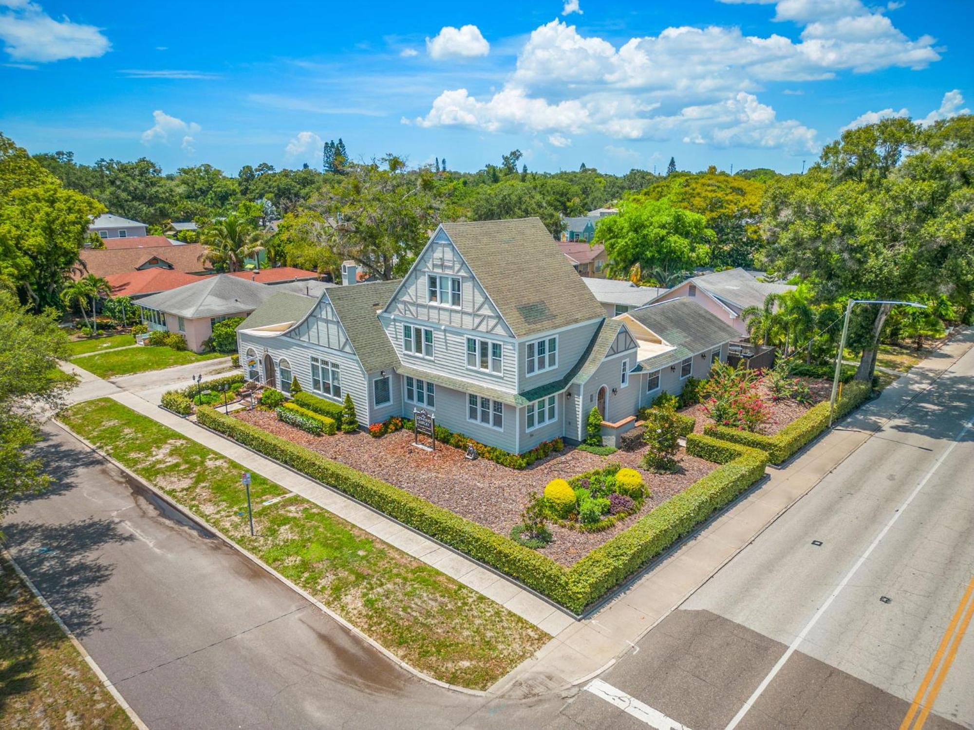 The Kenwood Gables Bed & Breakfast St. Petersburg Bagian luar foto