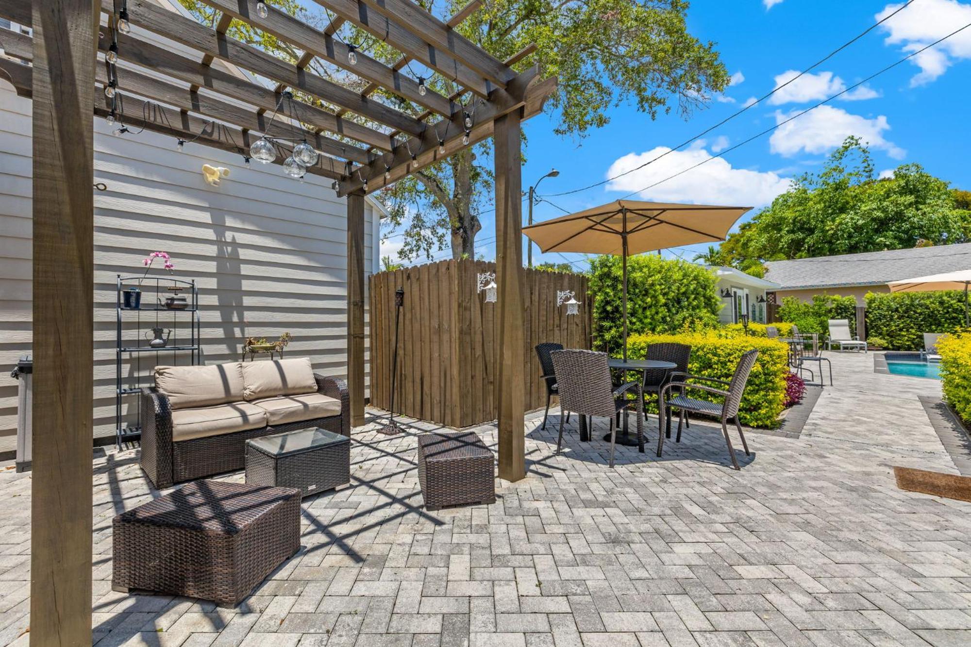 The Kenwood Gables Bed & Breakfast St. Petersburg Bagian luar foto