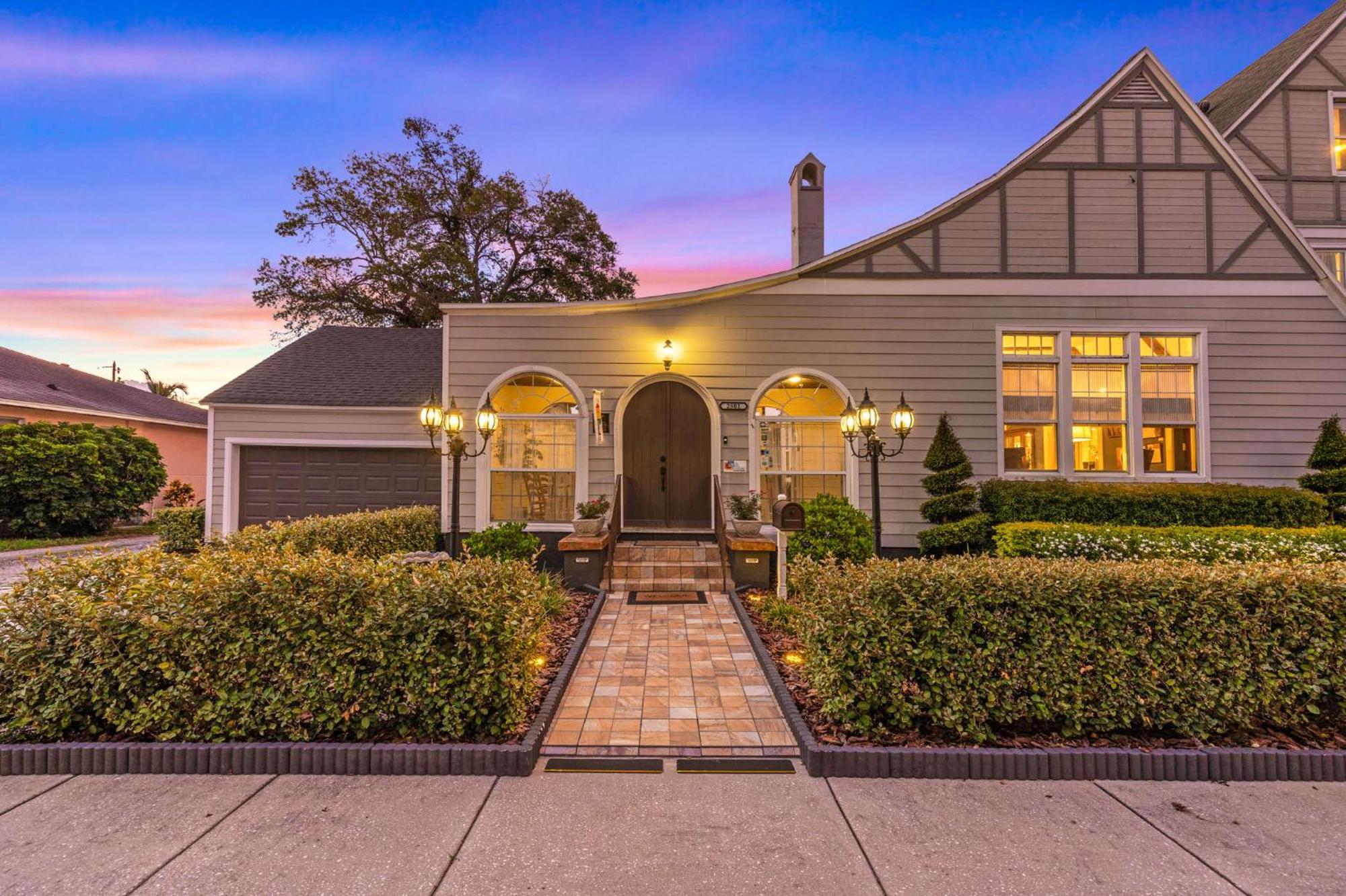 The Kenwood Gables Bed & Breakfast St. Petersburg Bagian luar foto