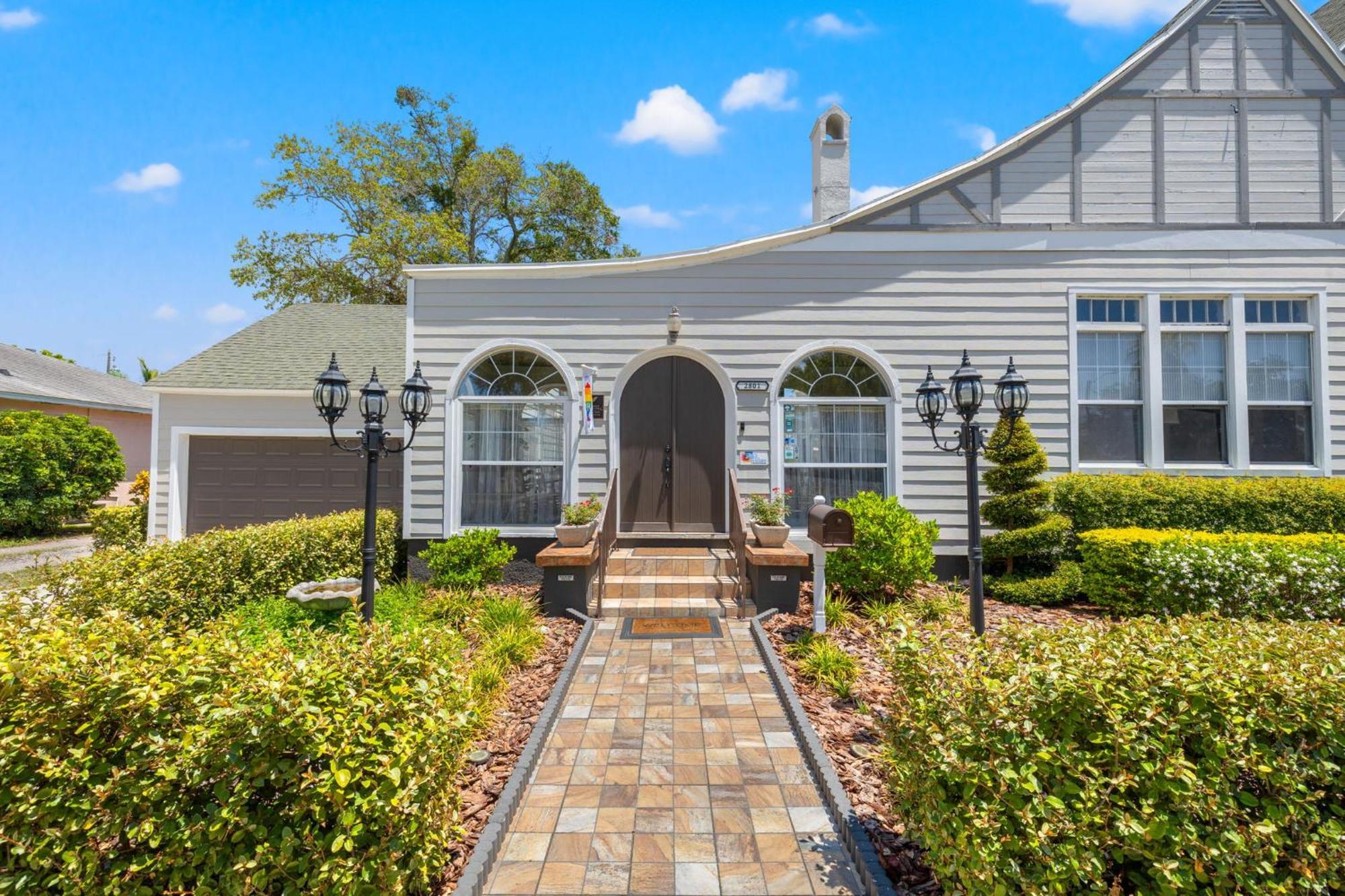 The Kenwood Gables Bed & Breakfast St. Petersburg Bagian luar foto