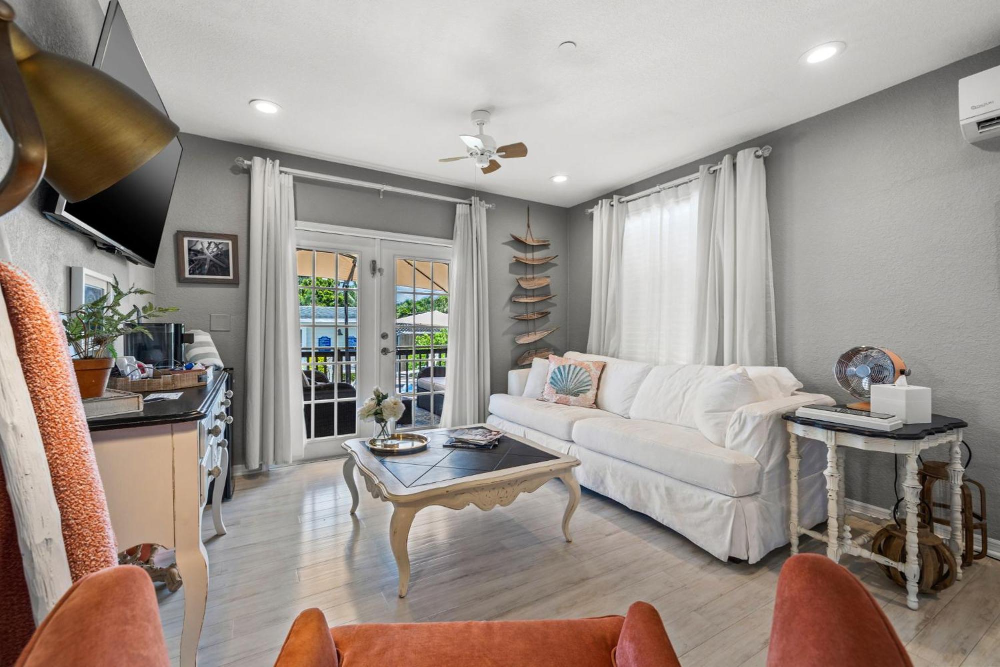 The Kenwood Gables Bed & Breakfast St. Petersburg Bagian luar foto