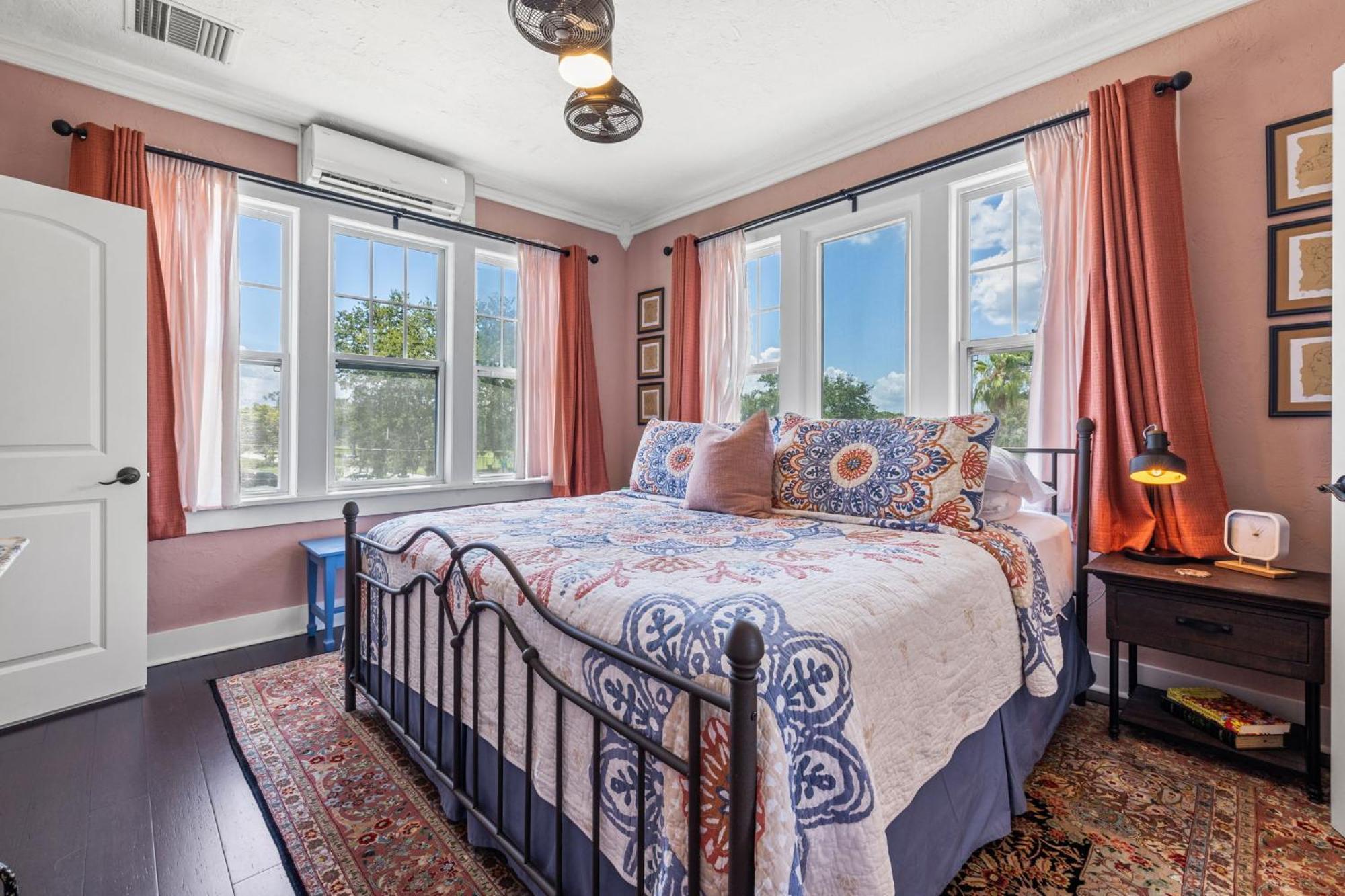 The Kenwood Gables Bed & Breakfast St. Petersburg Bagian luar foto